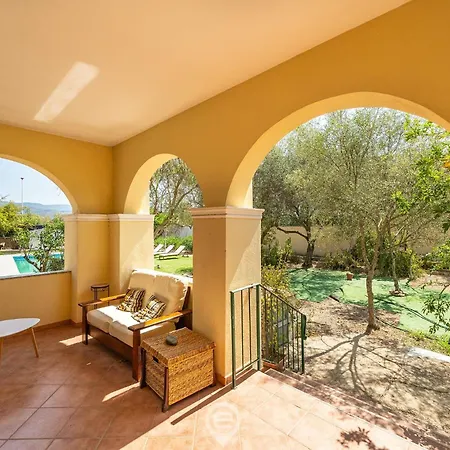 Casa Leila Holiday home *