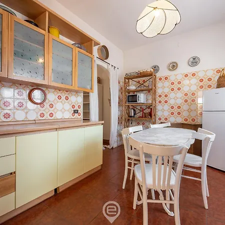 Casa Leila Holiday home