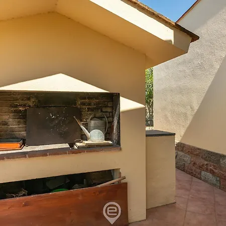 Casa Leila Holiday home *